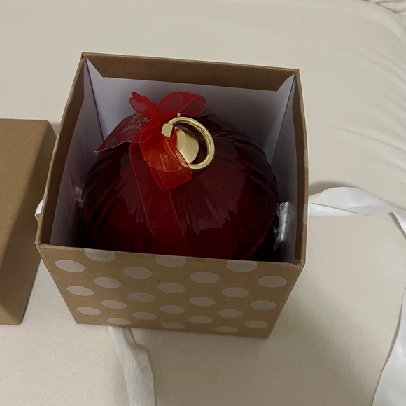 DW Home Cashmere Spice Red Glass Candle - Picture 7 of 9